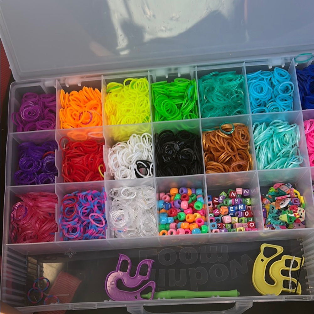 Multicolor Loom Bands and Beads Kit